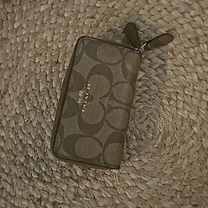 Coach Coin & Card Wallet (Brown)